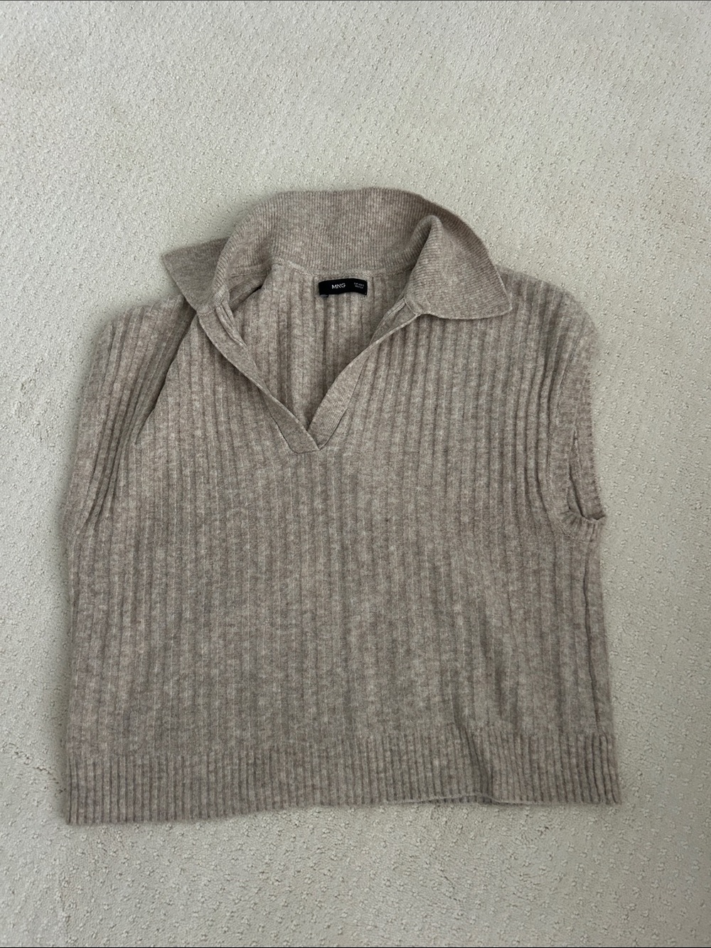 Mango Neutral Beige Ribbed V‑Neck Collared Sweater Vest
